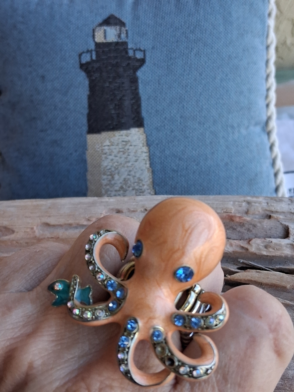 Octopus Stretch Ring with Blue Rhinestones - Picture 3 of 7